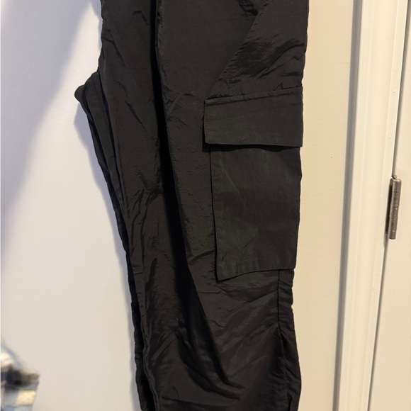 HALARA Mid Rise Button Zipper Side Pocket Wide Leg
Casual Cargo Pants. Large P - Picture 12 of 13